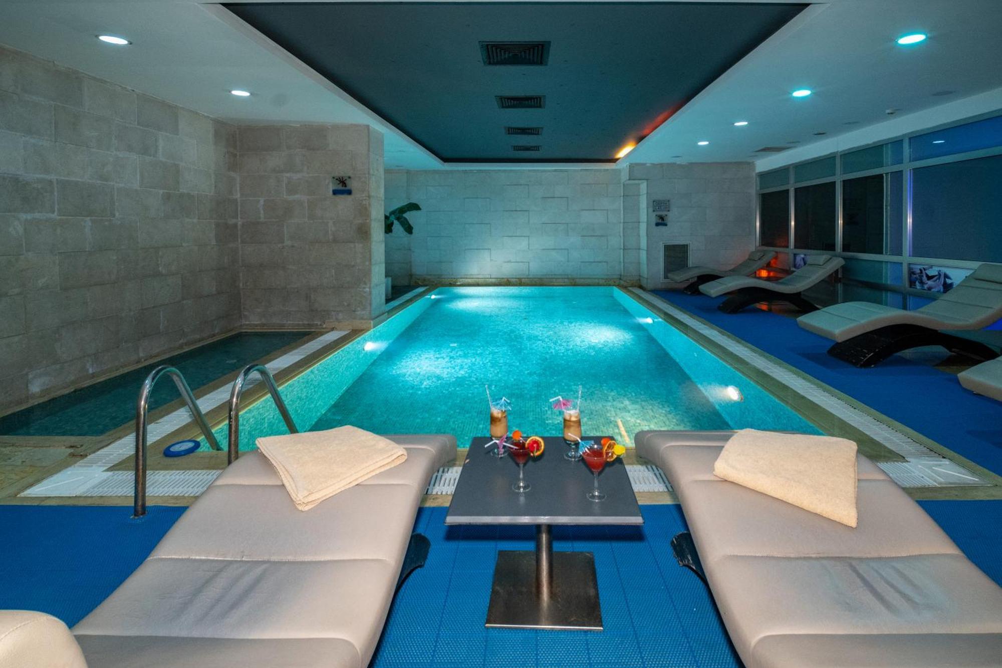Grand S Hotel Истанбул Екстериор снимка