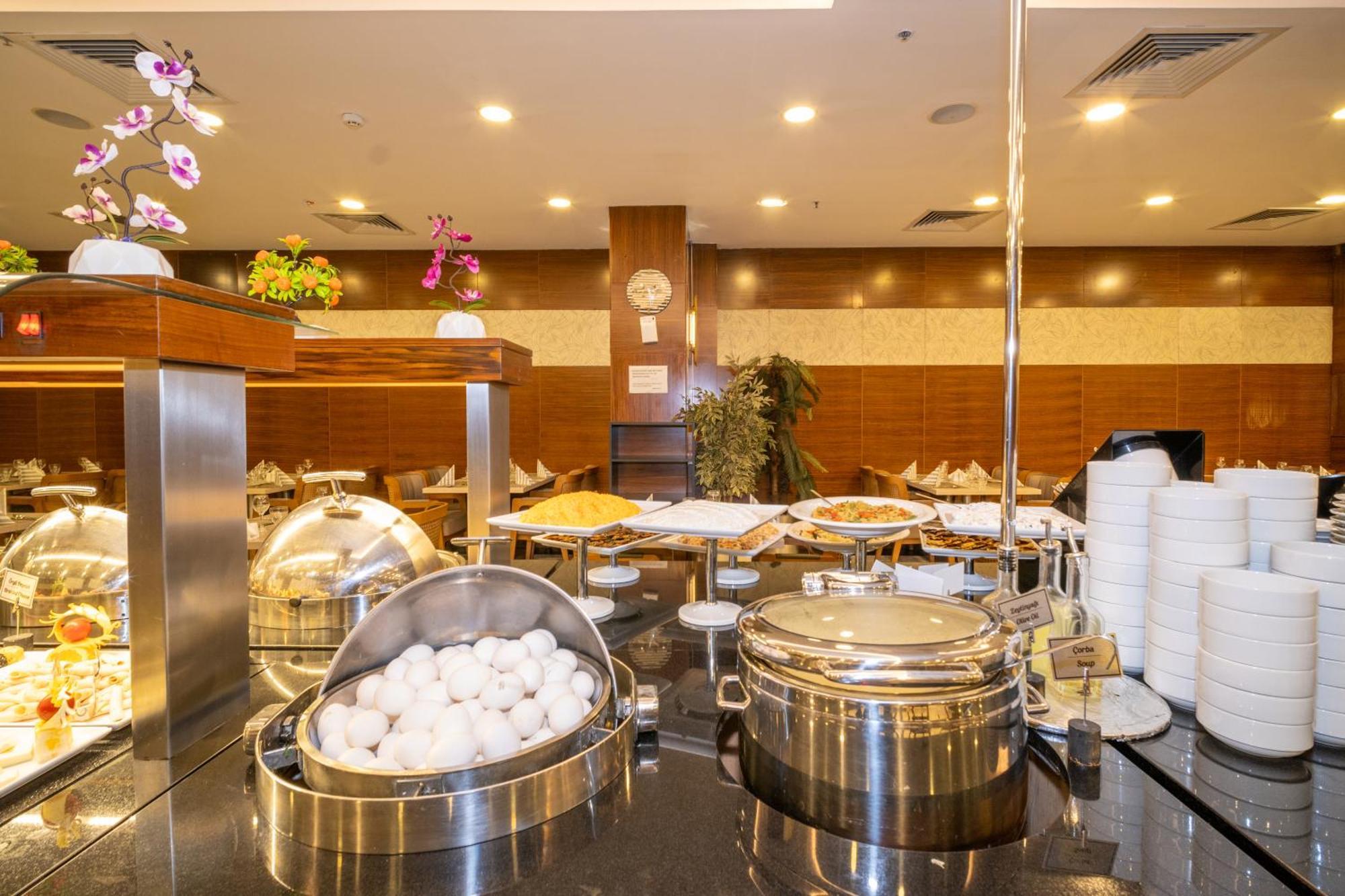 Grand S Hotel Истанбул Екстериор снимка