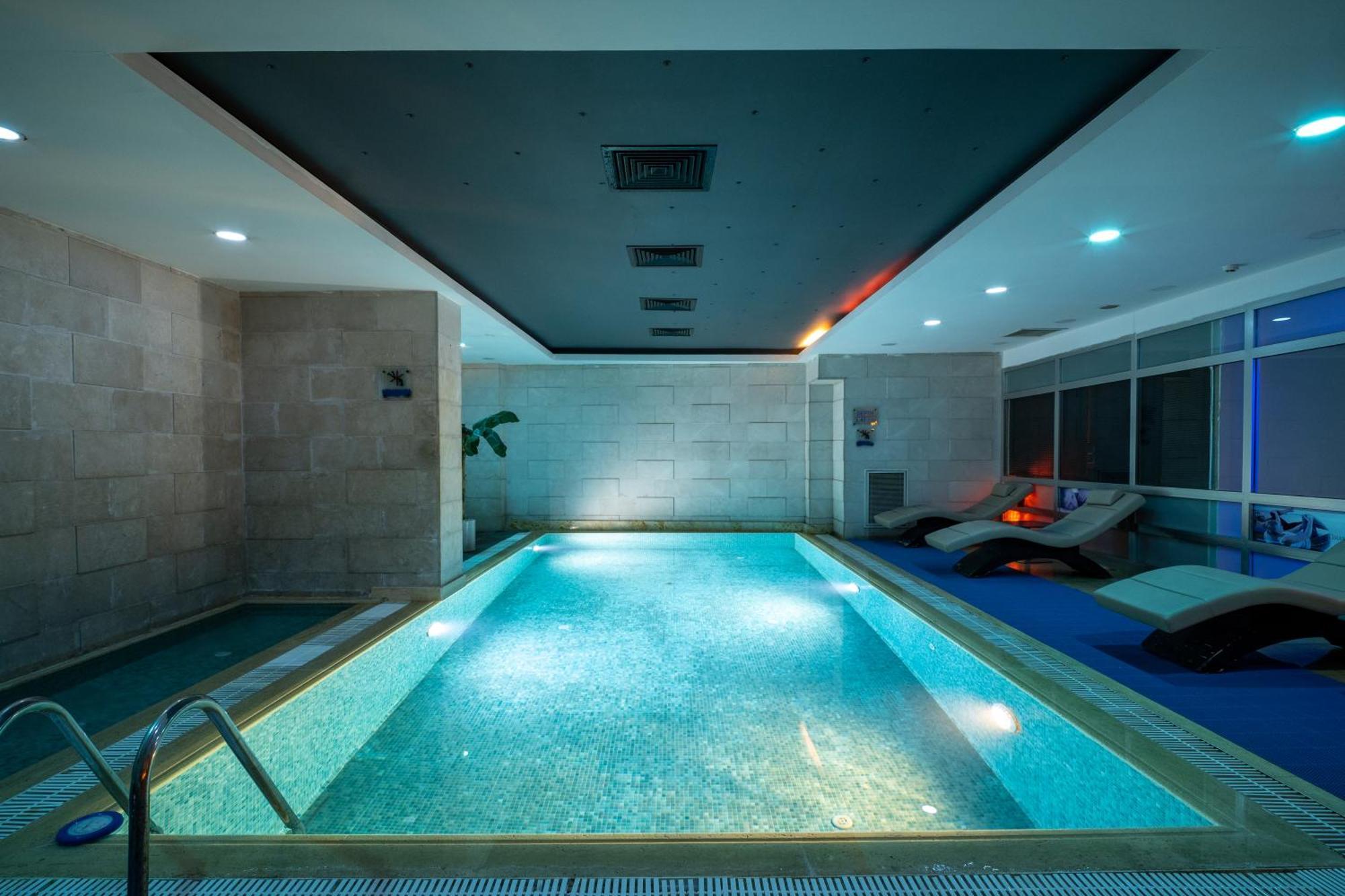 Grand S Hotel Истанбул Екстериор снимка