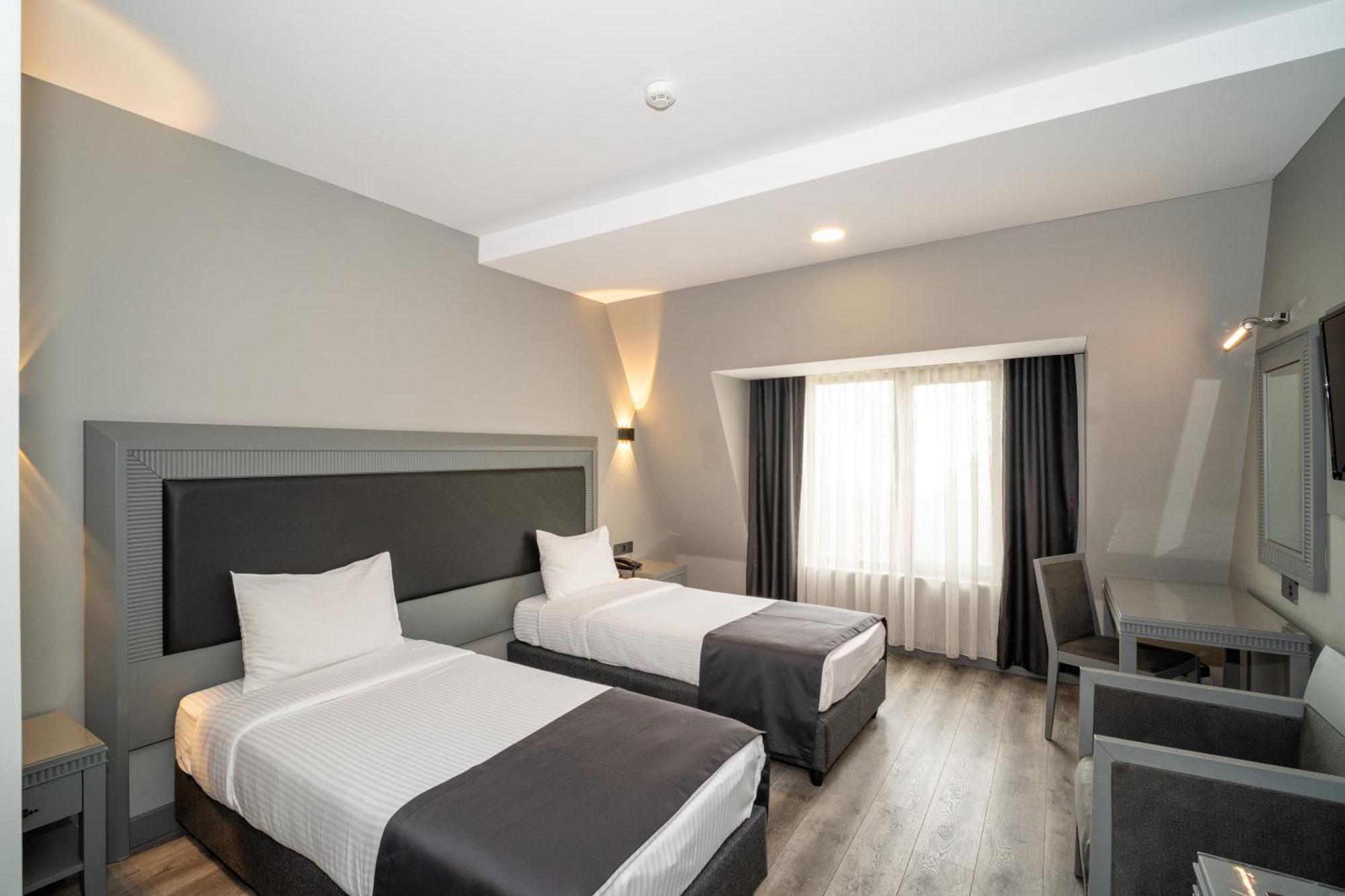 Grand S Hotel Истанбул Екстериор снимка
