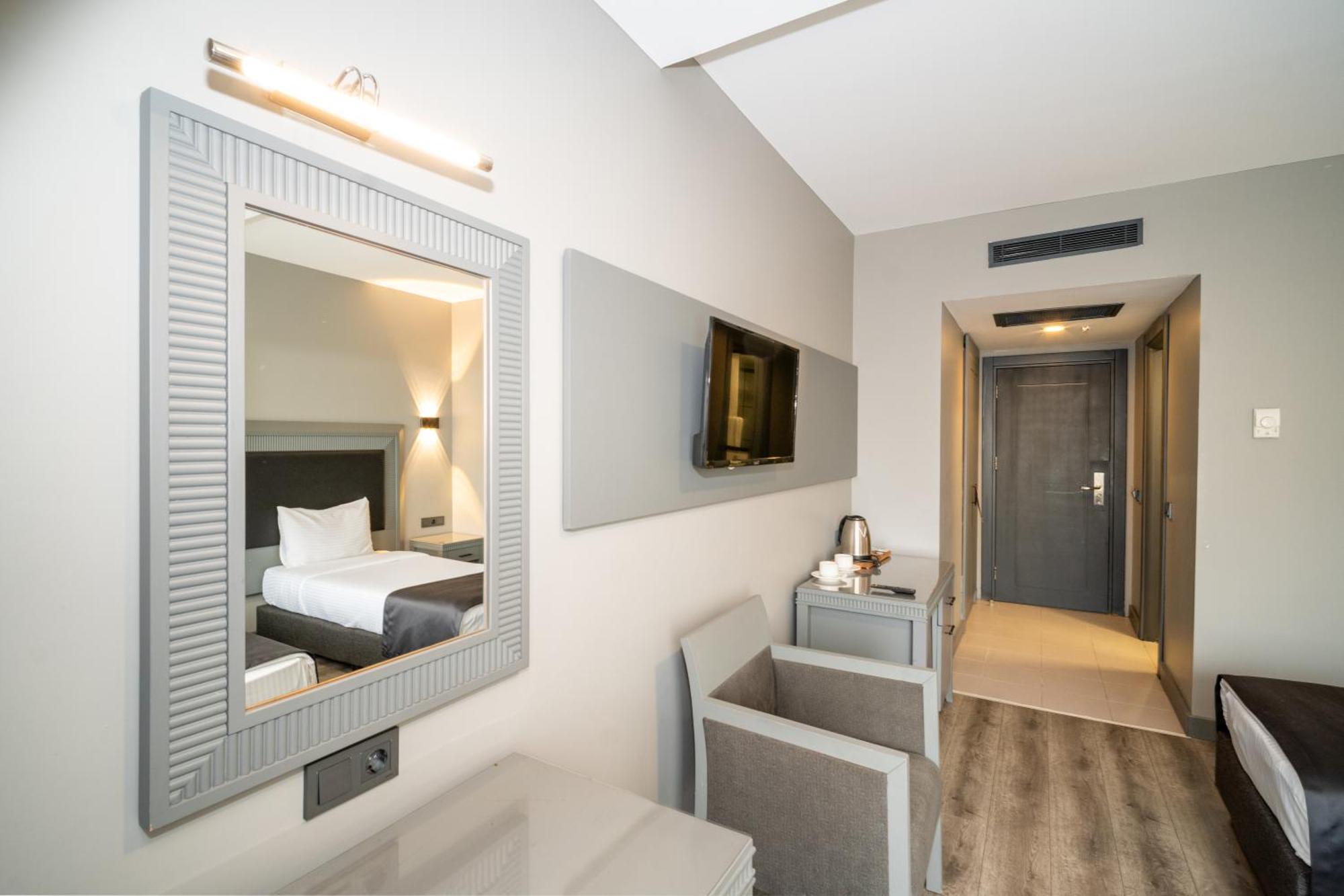 Grand S Hotel Истанбул Екстериор снимка